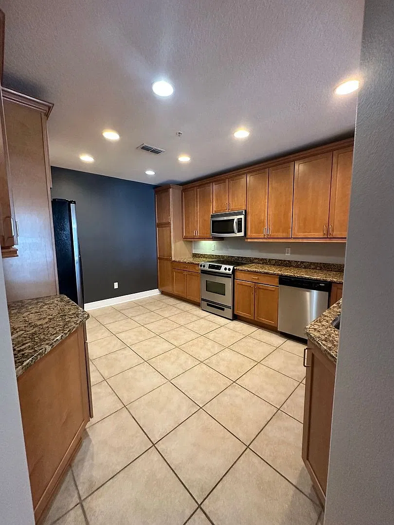 Toscana Blvd Unit 113 — Photo 3