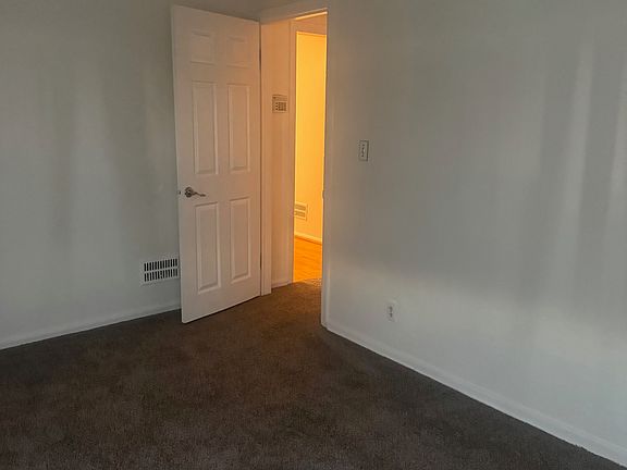 3rd image of 5125 S Benton Ave