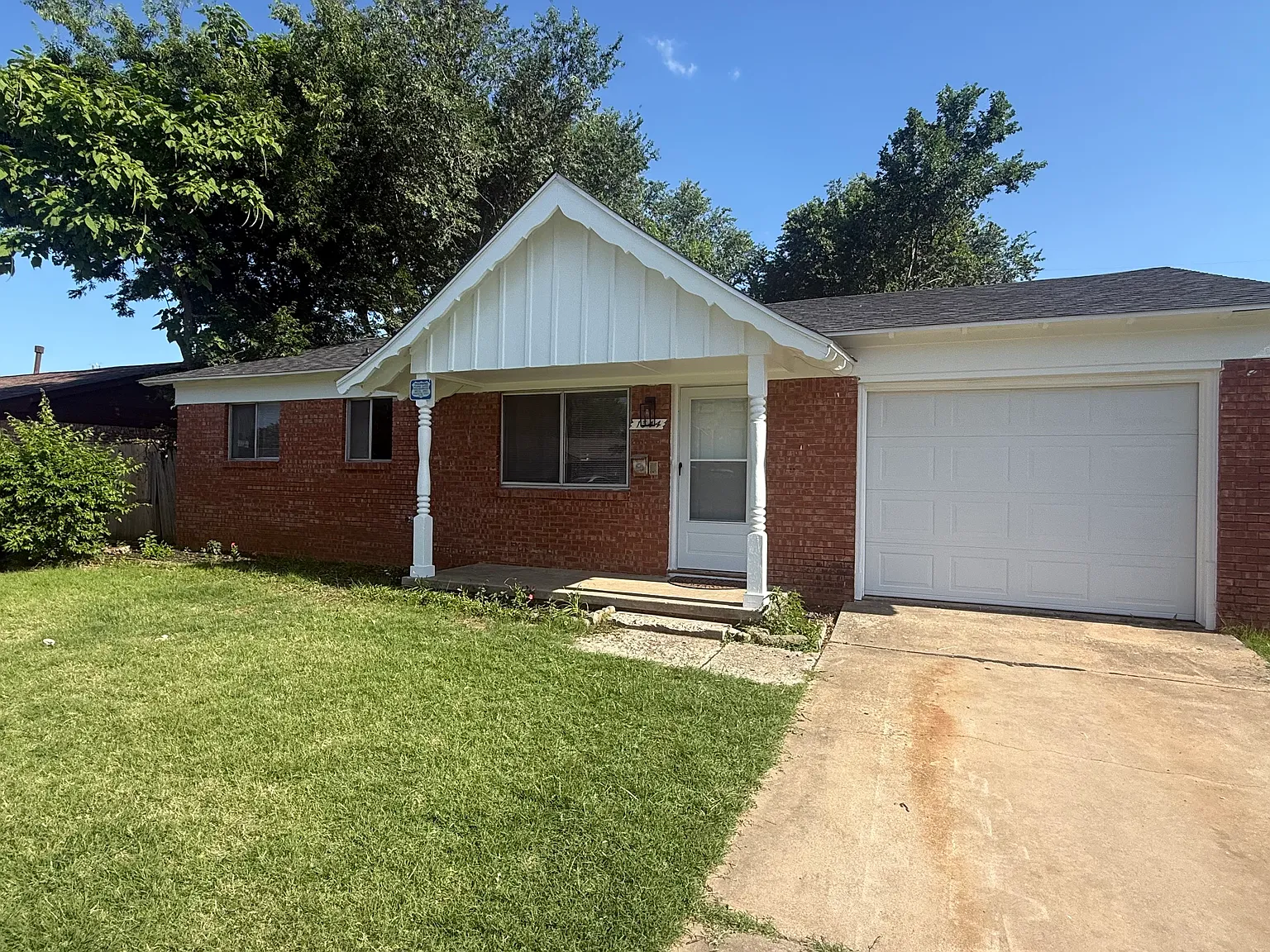 3 bed, 878 sqft, $1,300 — Photo 3