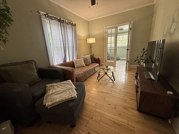 Living room (current photo)