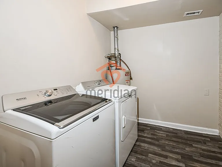 931 Ashley Ave — Photo 9
