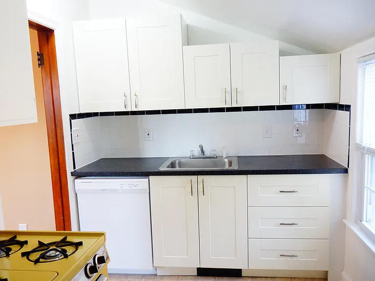 806 Houston Ave — Photo 25