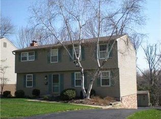 450 Galway Dr, Bethel Park, PA