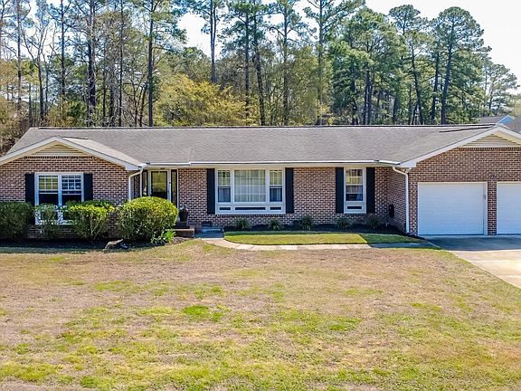 3rd image of 27 Plantation Rd.