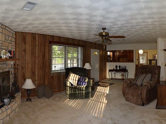 3rd image of 119 Wood Cir