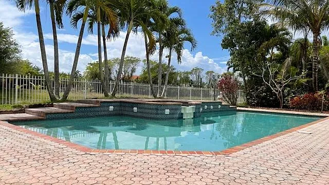 6861 Cobia Cir — Photo 4
