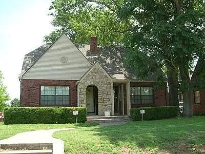 1403 S Gary Pl — Photo 4