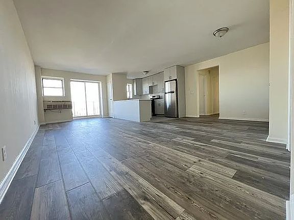 2nd image of 2955 Shell Rd APT 10A