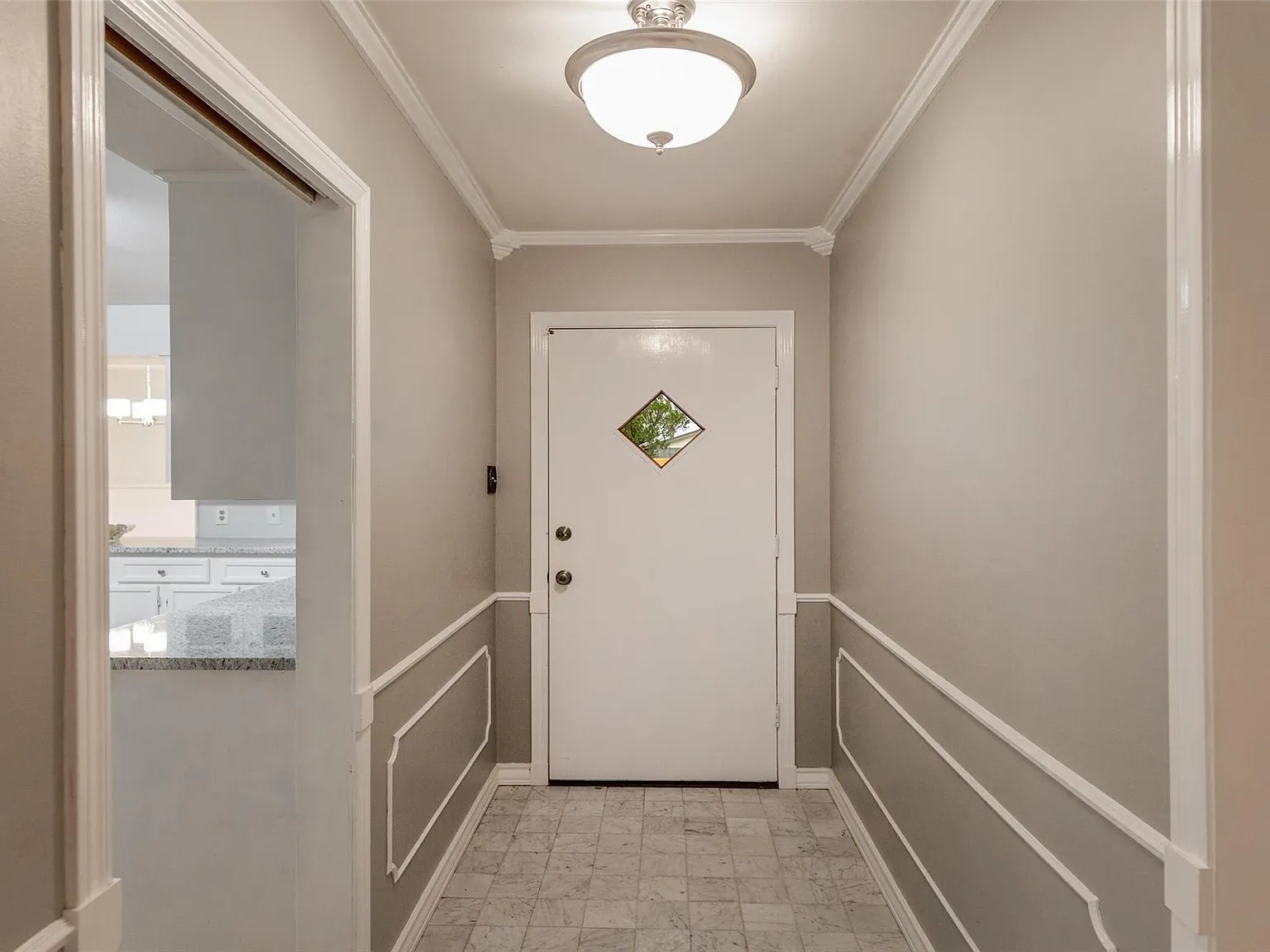 3 bed, 2.0 bath, 2000 sqft, $2,900 — Photo 4
