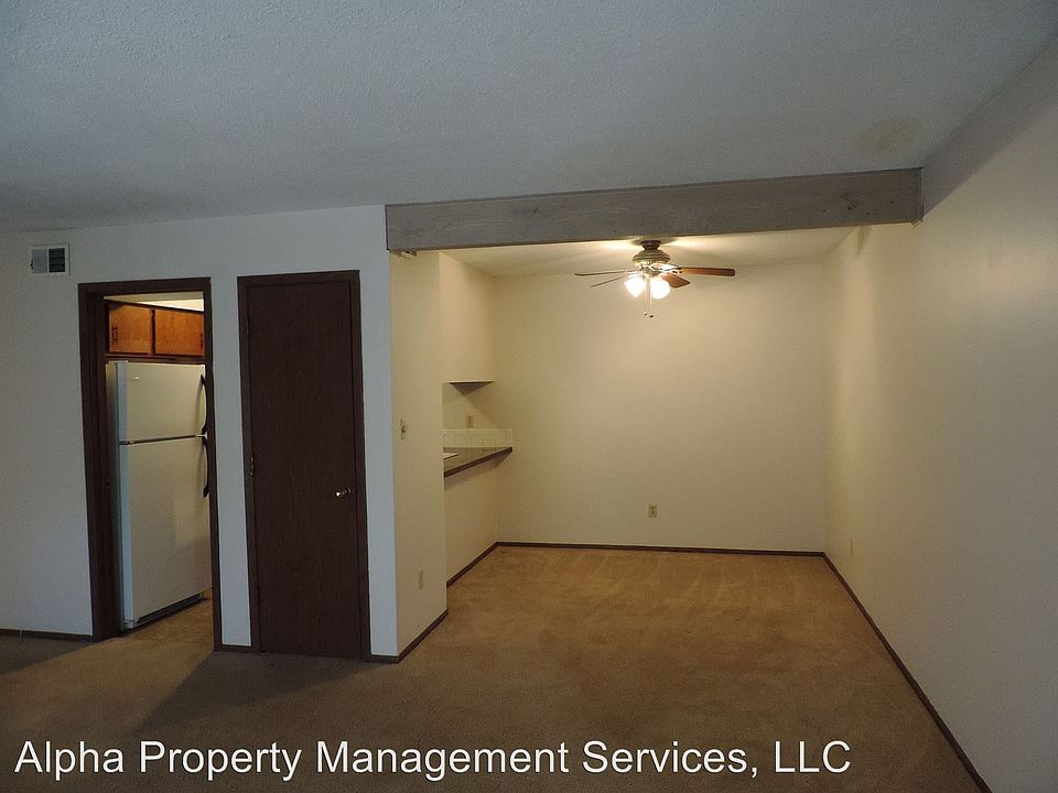 2nd image of 803 Meadowbrook APT 206