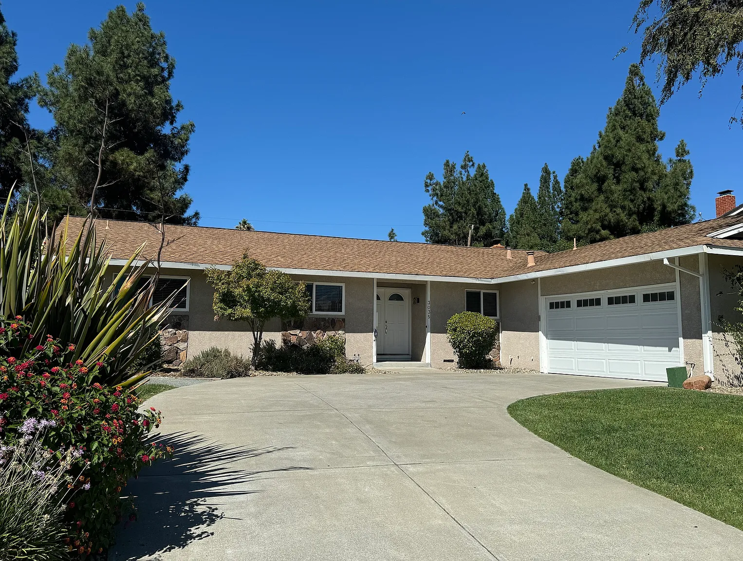 3035 Barrymore Dr photo 1