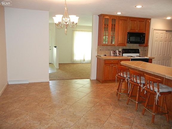 4th image of 2339 Briarwood Dr