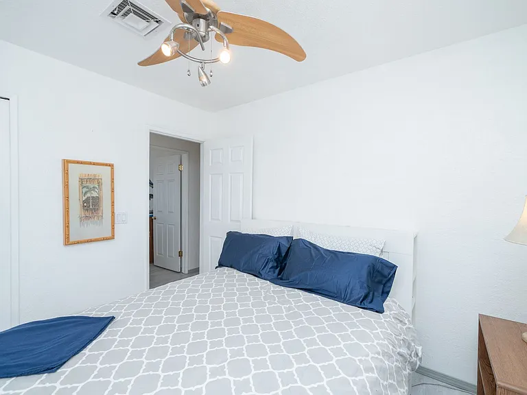 3910 Coral Reef Dr — Photo 14