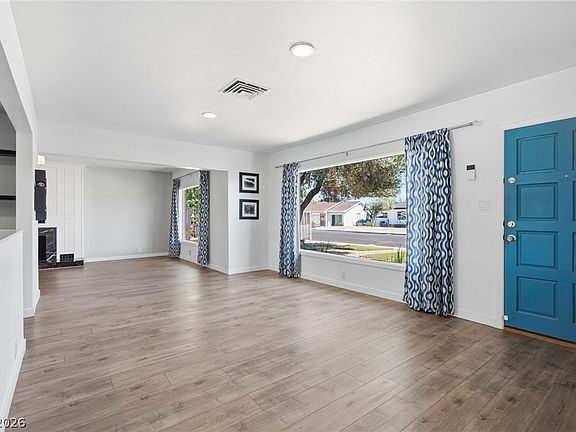 5th image of 909 Canosa Ave
