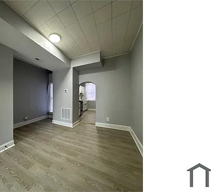 3 bed, $2,400 — Photo 1