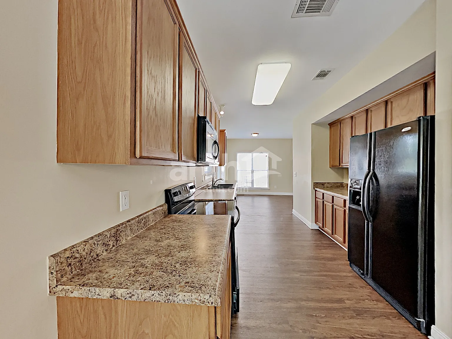3 bed, 2.5 bath, 1636 sqft, $2,260 — Photo 3