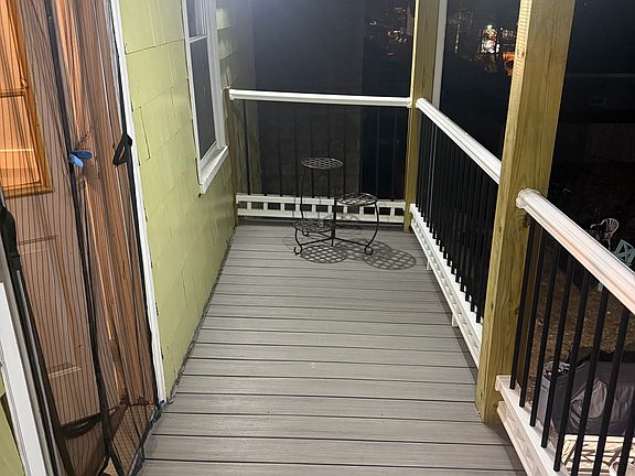 3rd image of 8 Ropes St APT 2