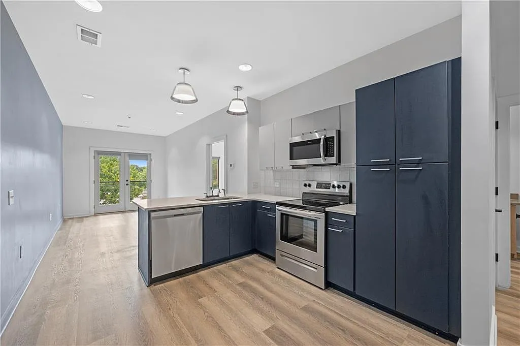 1 bed, 1.0 bath, 678 sqft, $1,500 — Photo 2