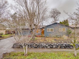 3015 E Dogwood Ave, Newberg, OR 97132