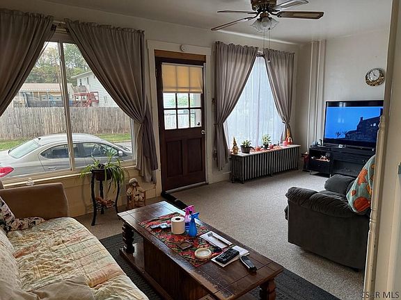 3rd image of 2807 Spruce Ave