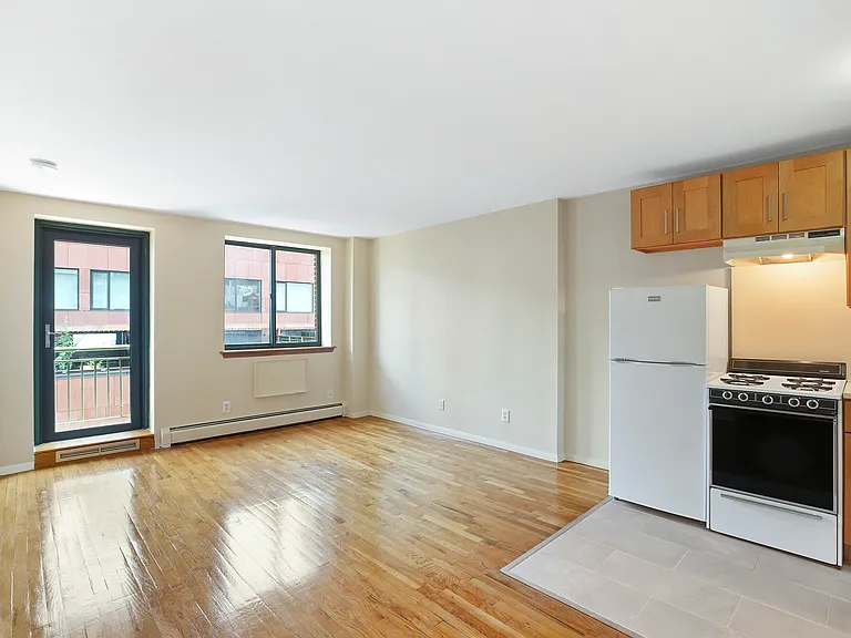 325 W 51st St #4C — Photo 1