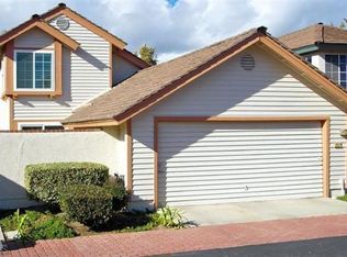 1879 Suntree Ln, Simi Valley, CA 93063