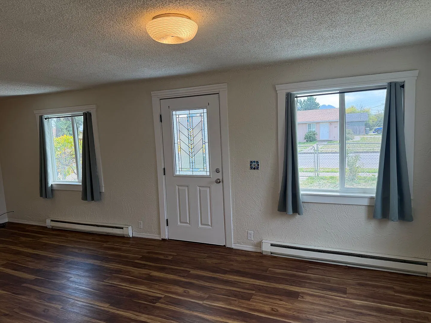 2-bedroom 1 bath duplex in Springfield. — Photo 4