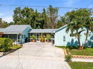 902 NE Rio Ave, Jensen Beach, FL 34957
