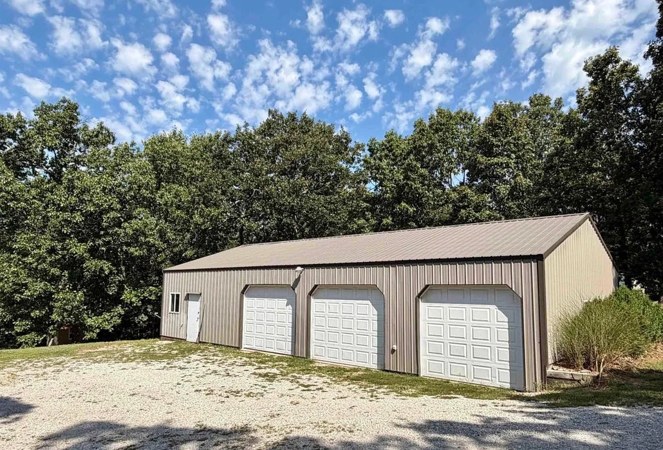 21377 Lost Valley Rd — Photo 2