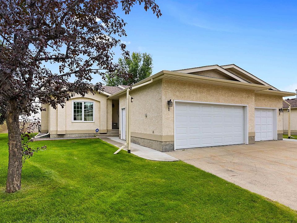 1st image of 10 Grange Dr #1