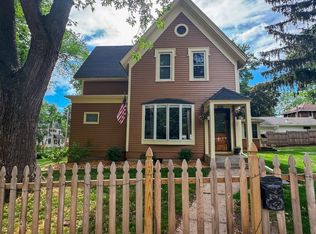 906 4th St N, Stillwater, MN 55082