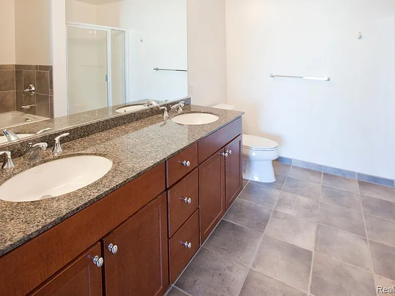 3670 Woodward Ave #410 — Photo 16