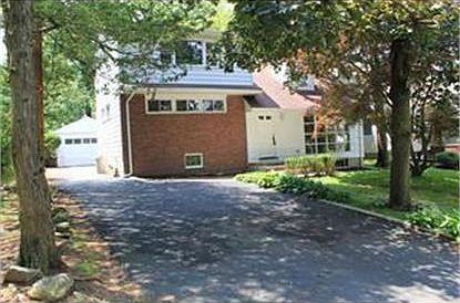 1st image of 376 Hilltop Ave