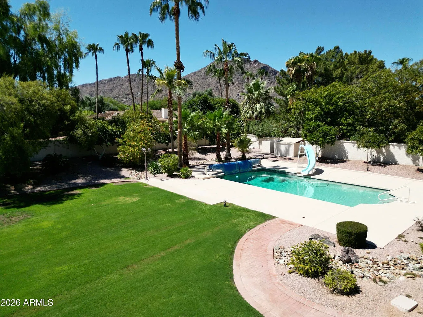 5 bed, 5.5 bath, 6101 sqft, $9,995 — Photo 3