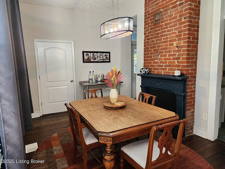 925 S Preston St — Photo 8