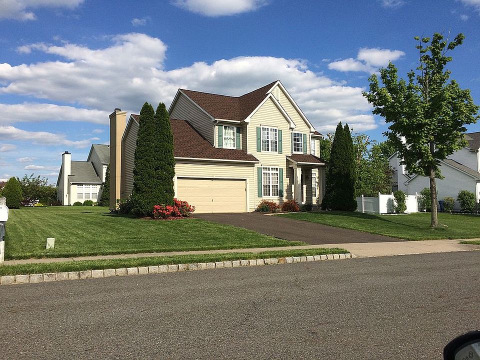 1st image of 6 Quincy Manor Ln