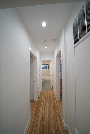 5th image of 852 S Lucerne Blvd APT 9