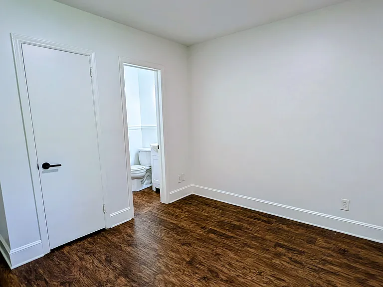 3927 Glenville Ave — Photo 7