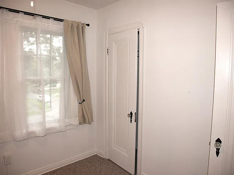 1199 Plainfield Rd — Photo 15