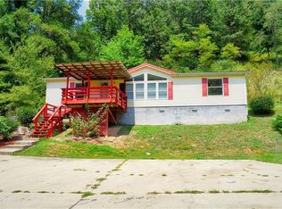 4901 N Grapevine Rd, Sissonville, WV 25320