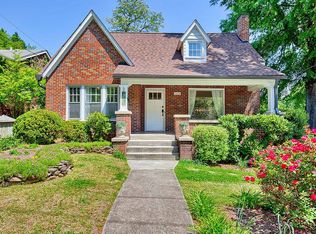 2220 Walker Ave, Greensboro, NC 27403