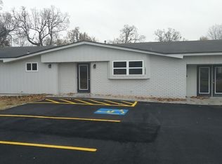 1809 W Huntsville Ave, Springdale, AR 72762