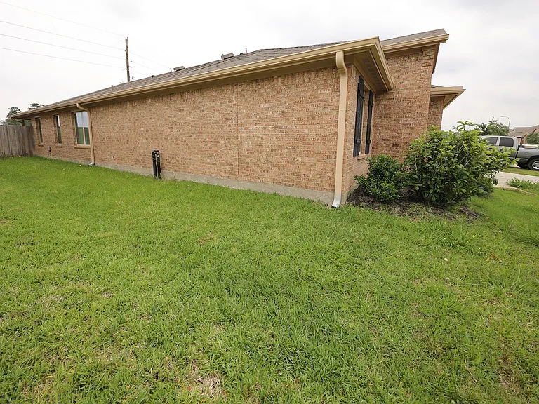 23210 Royal Tiger Rd — Photo 2