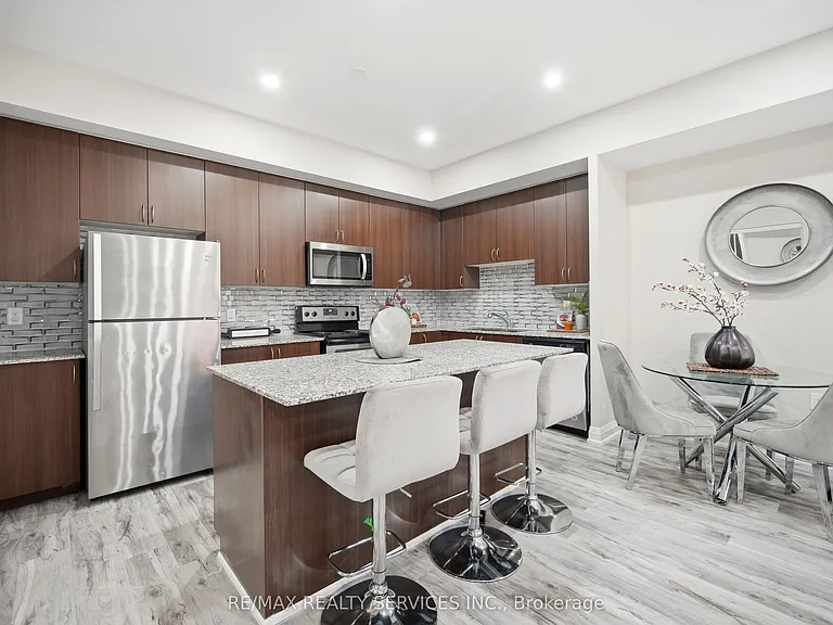 26 Coles Ave #302 — Photo 14