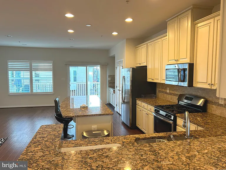 13312 Waterford Hills Blvd — Photo 11