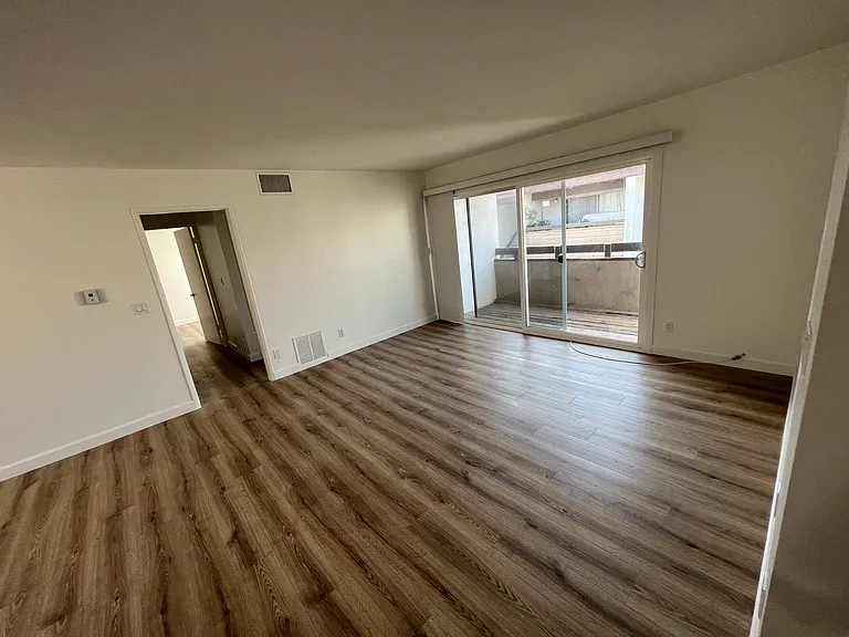 2511 W Sunflower Ave #T12 — Photo 3
