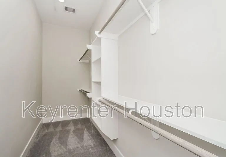 8318 Curry Rd — Photo 11