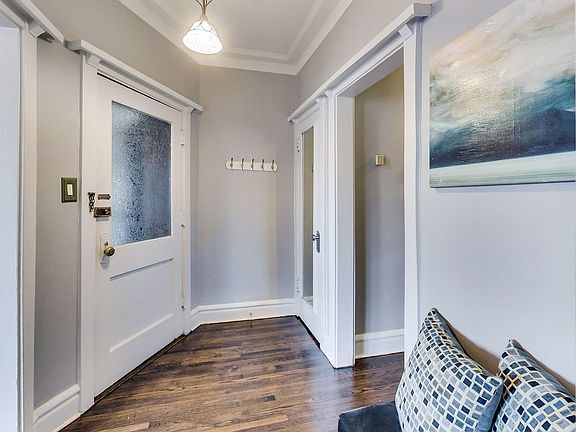2nd image of 4410 N Wolcott Ave #3N