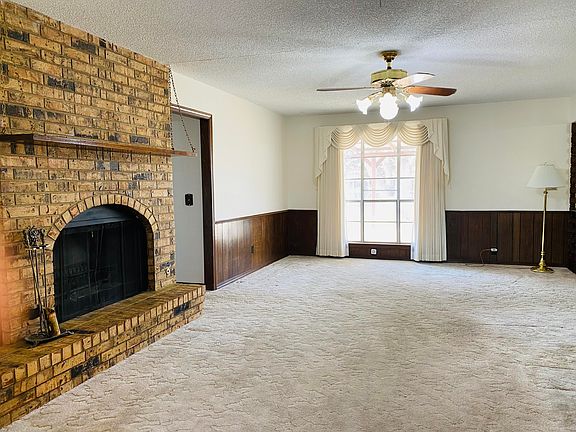 2nd image of 313 Cedar Ave