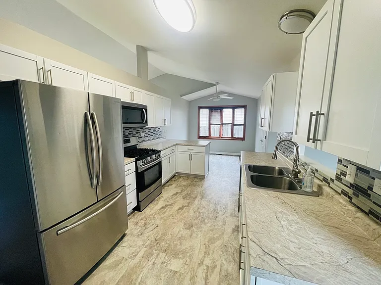 6906 Townsend Blvd — Photo 6